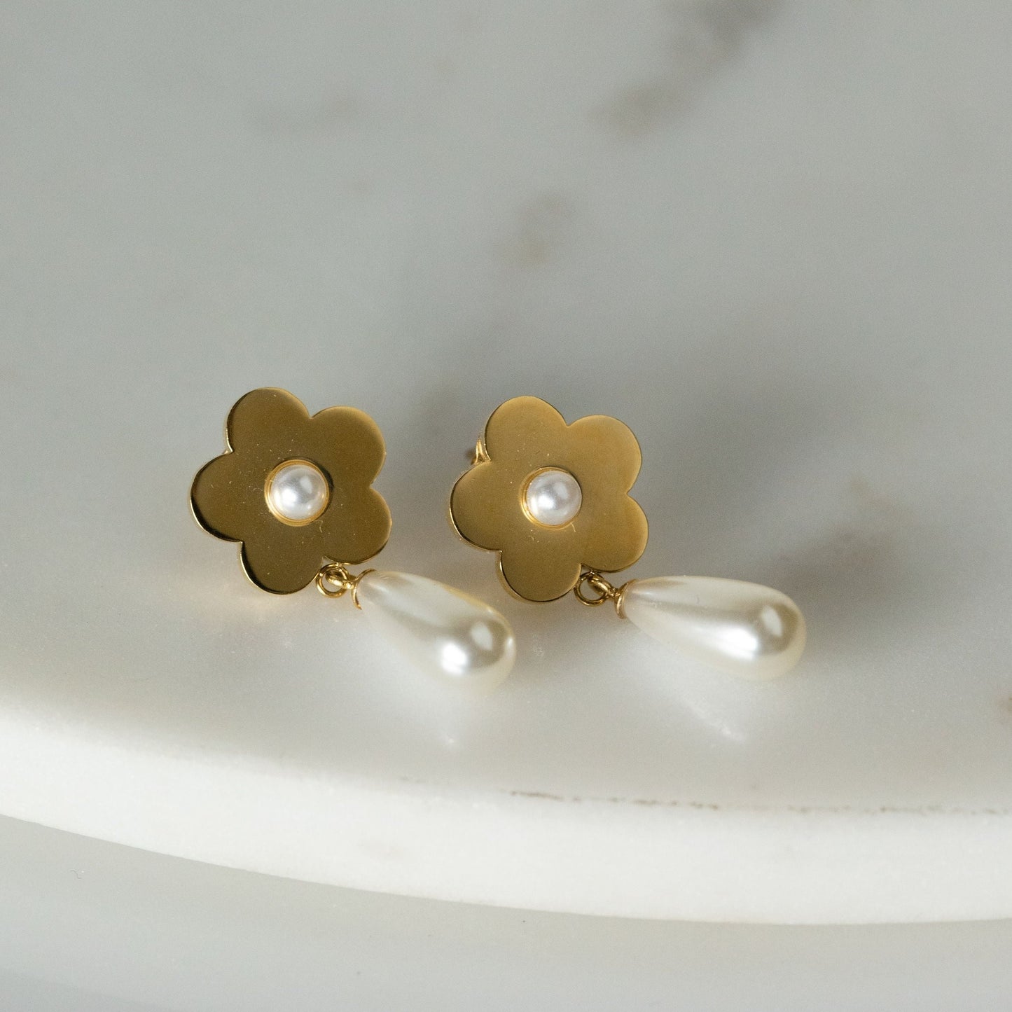 Lola Studs